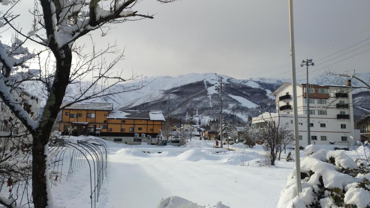 Petit Hotel P-Bow Hakuba Exterior photo